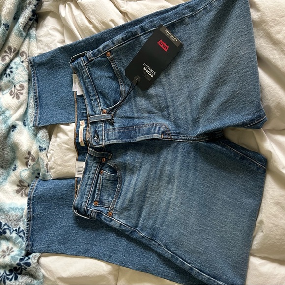 Levi’s Wedgie Jeans - Picture 4 of 5